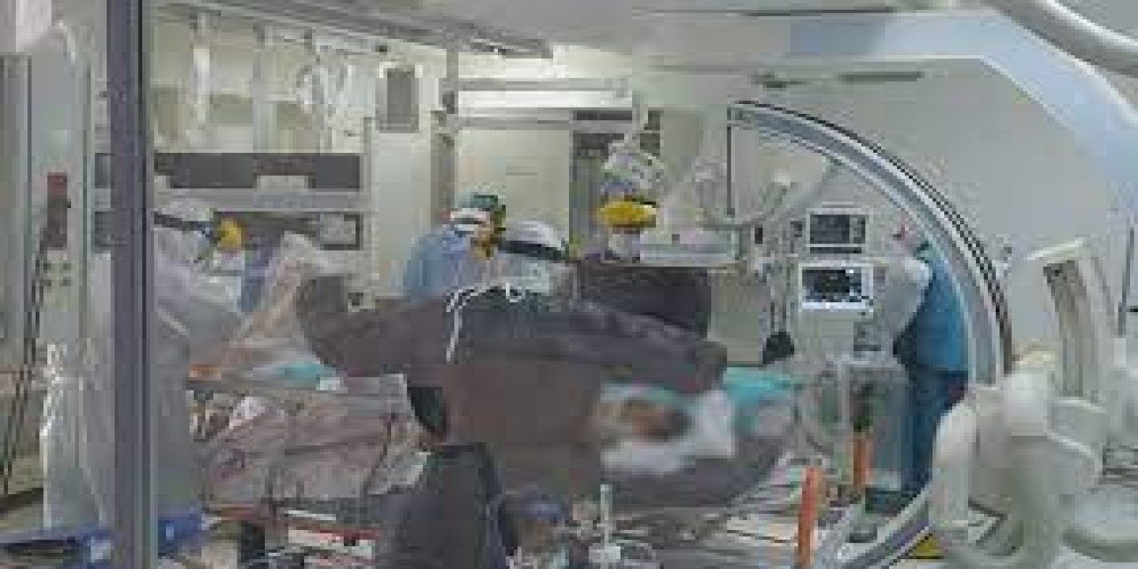 Bilim Kurulu üyesi Prof. Dr. Şener'den uyarılar: Hastanelerde Covid servisleri yeniden hazırlanıyor