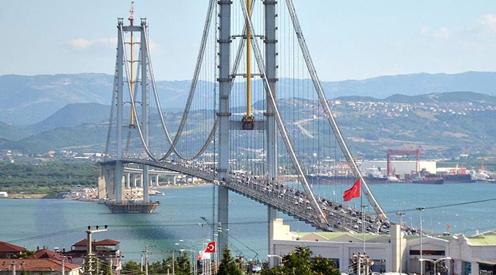 CHP milletvekili Başarır, Osmangazi Köprüsü'nden geçen araçları saydı: "Bugünkü zararımız 12 milyon TL"