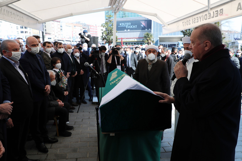 Burası Türkiye: İçişleri Bakanı'nın annesinin cenazesinde İçişleri Bakanlığı genelgesine uyulmadı