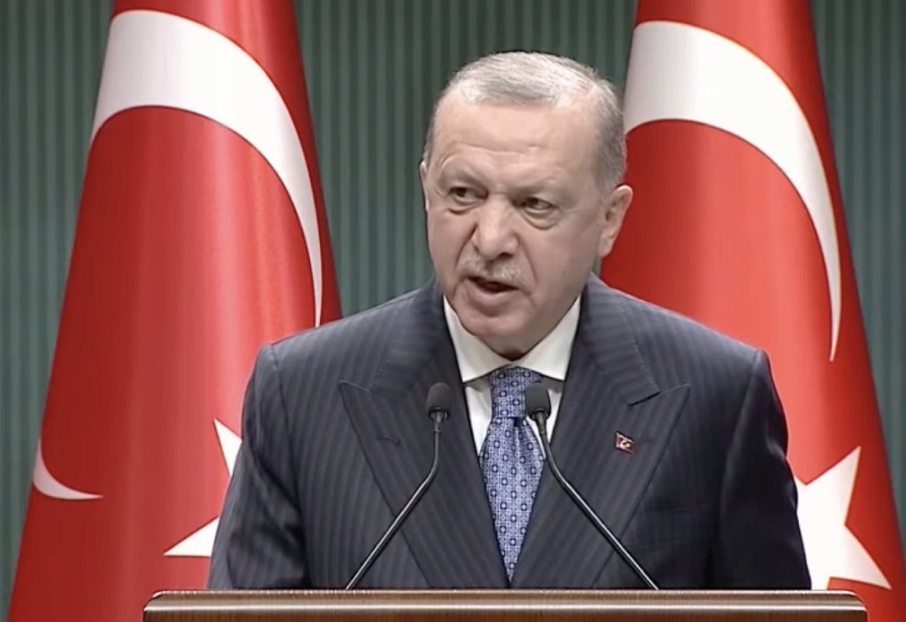 Erdoğan: "Tedbirlere heyecandan uyulmuyor, bir süre daha mevcut uygulama sürecek"