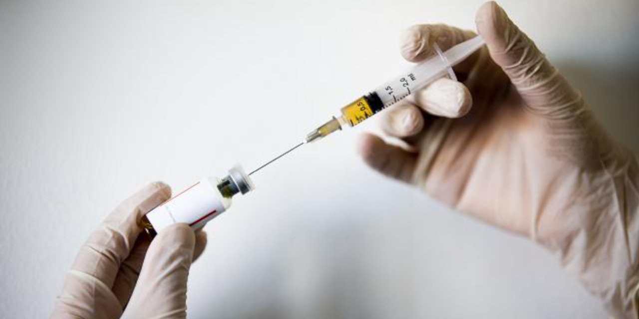 Prof Şener'den varyant uyarısı: Yeni aşıyı beklemek akılcı değil