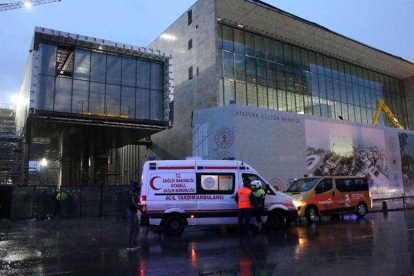 Taksim AKM inşaatında asma tavan çöktü: 4 işçi yaralı