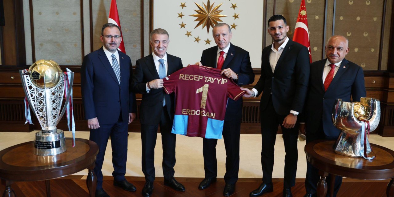 Cumhurbaşkanı Erdoğan, Trabzonspor'u kabul etti