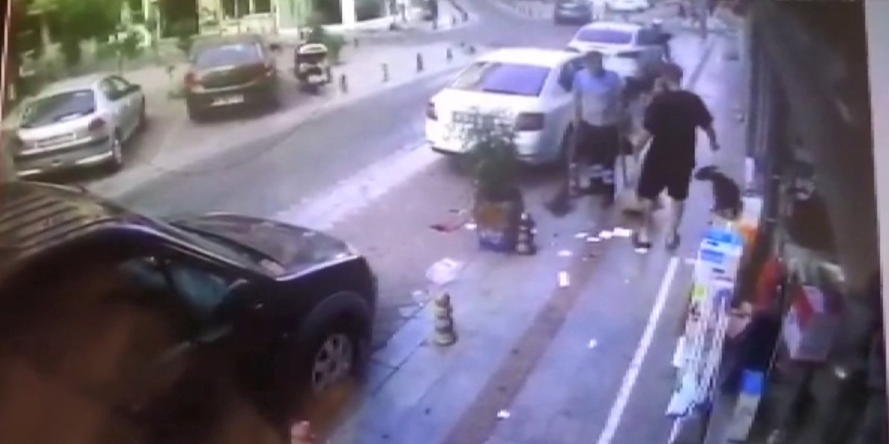 Köpeğine toz geldiği gerekçesiyle sokağı süpüren işçiyi dövdü
