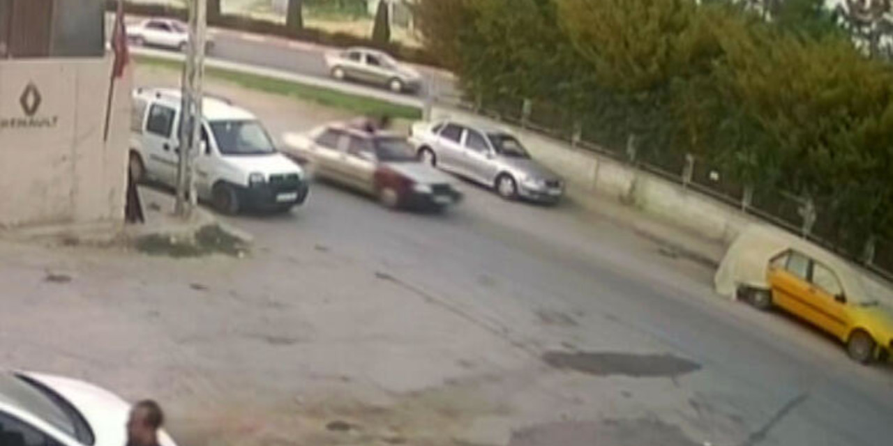 Çarptığı kadını 300 metre otomobilin tavanında sürükleyen sürücü serbest kaldı