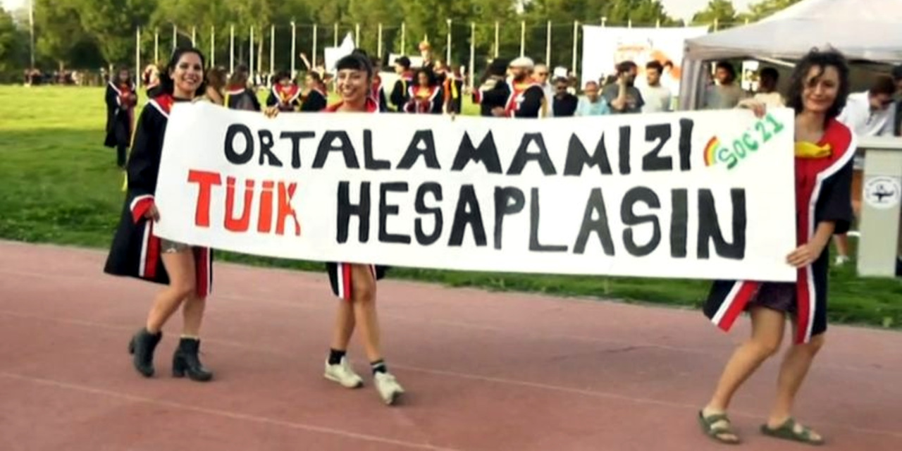 Rektörlük geri adım attı: ODTÜ'lüler Devrim Stadyumu'nda mezuniyet töreninde