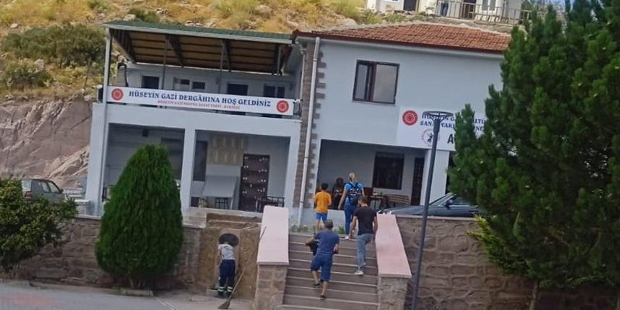 Erdoğan'ın ziyaret edeceği Cemevi'ne AKP'li belediyeden 'ani hizmet'