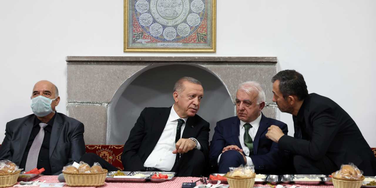 Hüseyin Gazi Cemevi Başkanı, Erdoğan'ın ziyaretini anlattı: Makamında ziyaret edip hediye vereceğim