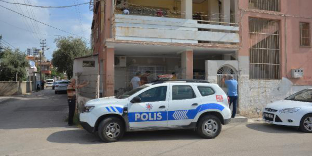Polis ihbar üzerine gitti: Anne ölü, oğlu ağır yaralı