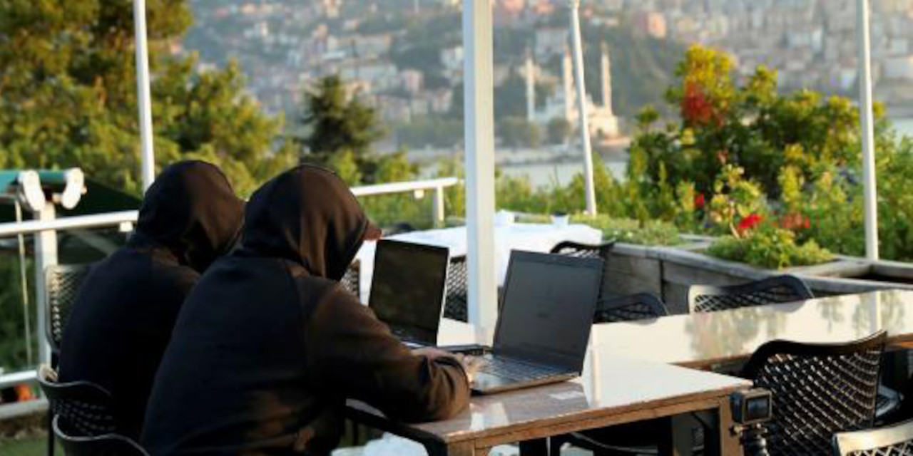 Aranan hackerlar, Mustafa Varank ve Ali Taha Koç çıktı: Kafede yakalandılar