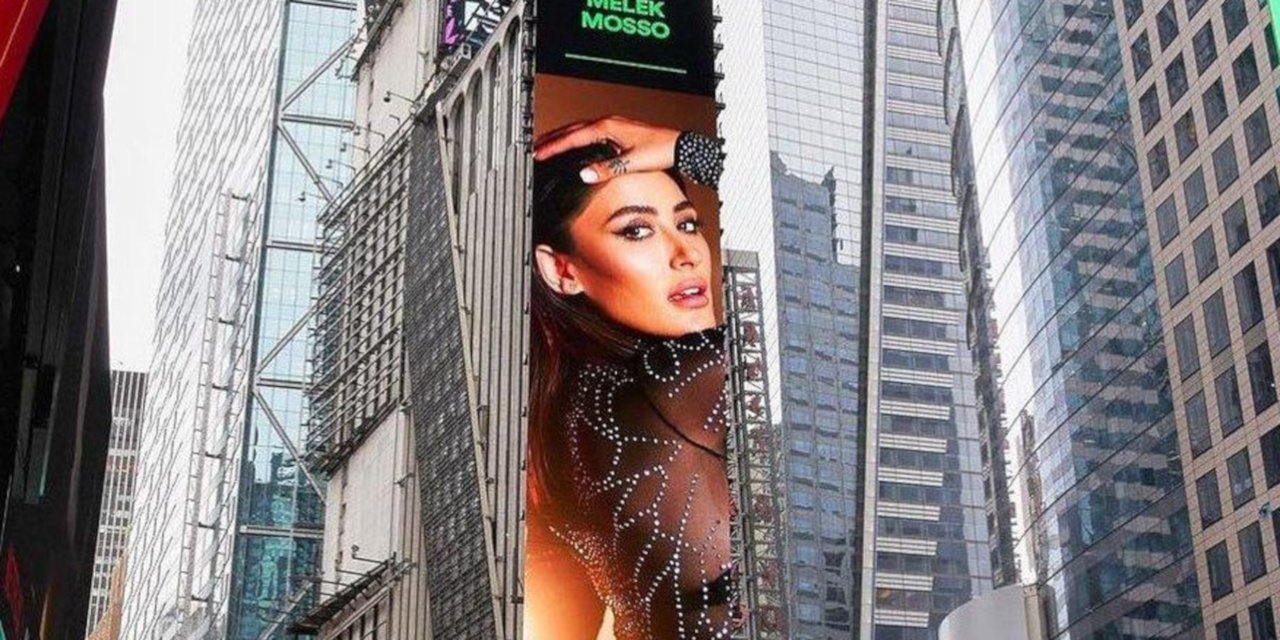 Melek Mosso Times Square'de