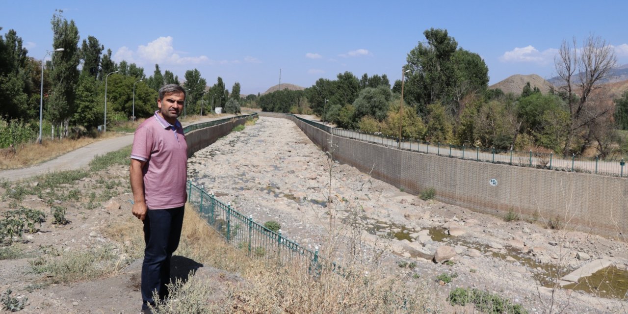 Oltu Çayı kurudu
