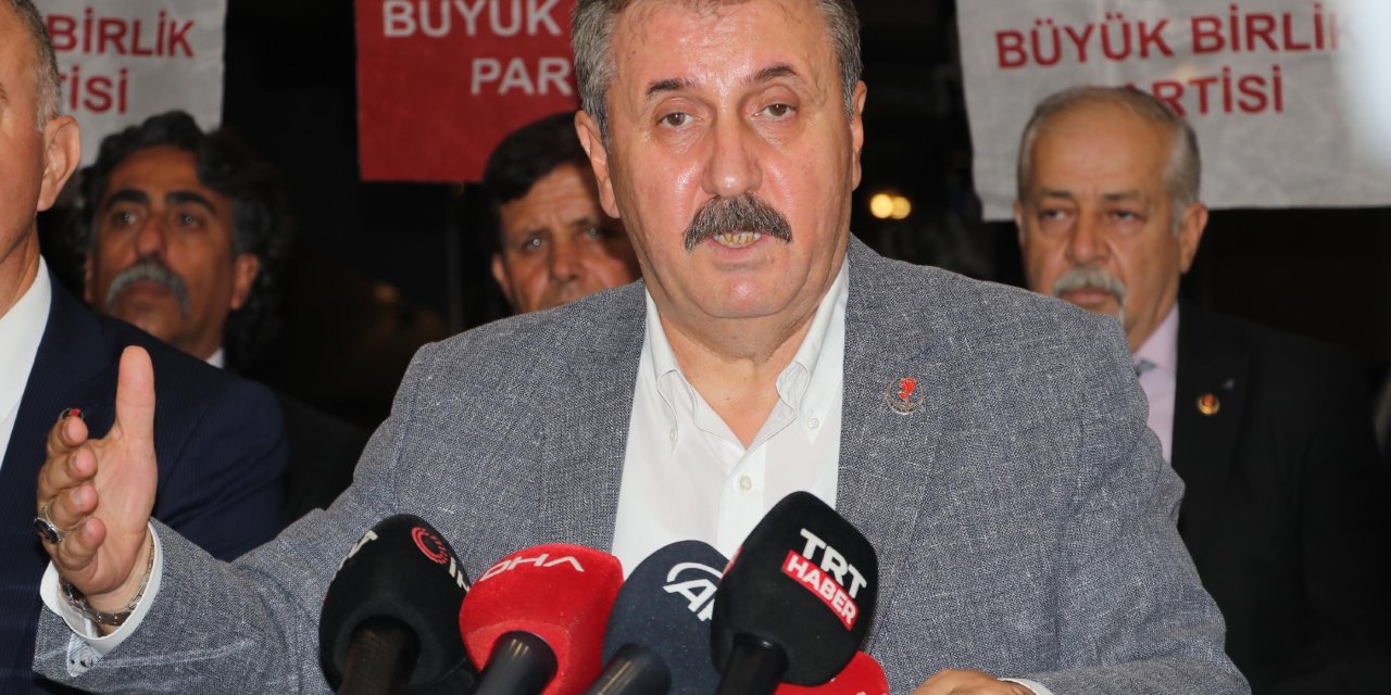 BBP'li Destici: 6'lı masa son yemeğini daha yemedi, o yemekten sonra işlerin değişeceğini düşünüyorum