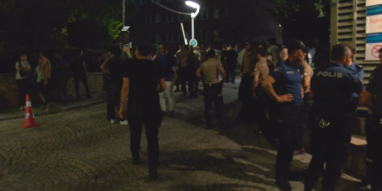 Sokaktaki düğüne müdahale eden bekçilere saldırı: Bir bekçi hayatını kaybetti