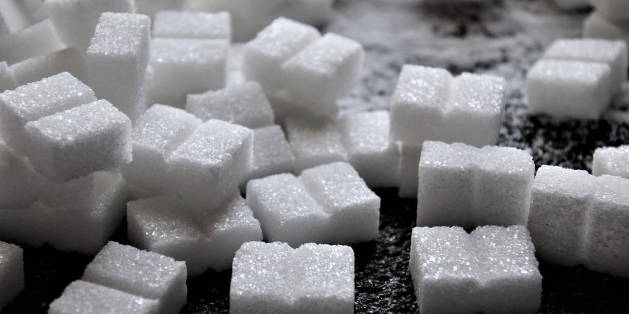 Şeker skandalı: Ucuz şekerin haberini alan gruplar 15 dakika içinde şekeri eritiyor