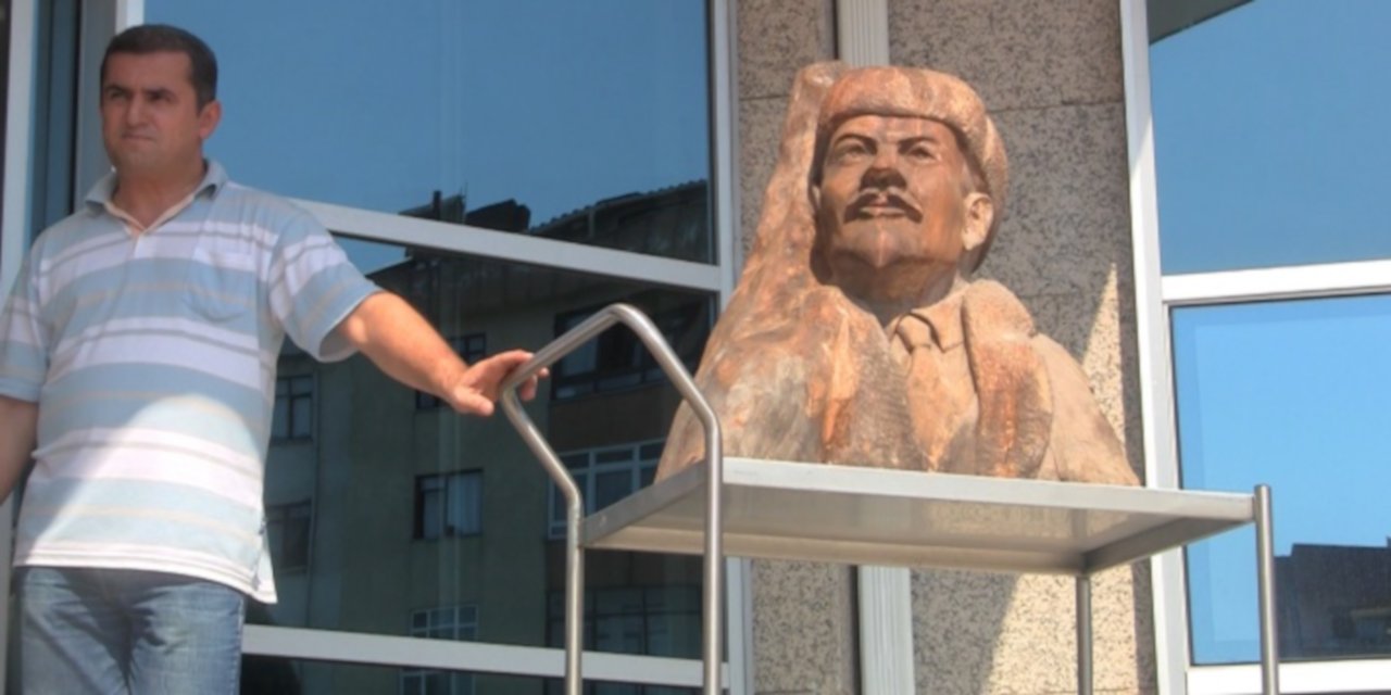 Akçakoca Belediyesi Lenin'i kaybetti