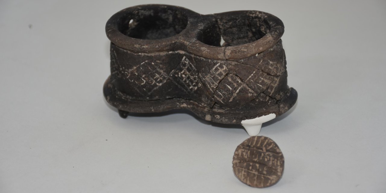 Yassıtepe Höyüğü'nde 5 bin yıllık mühür ve takı kutusu bulundu
