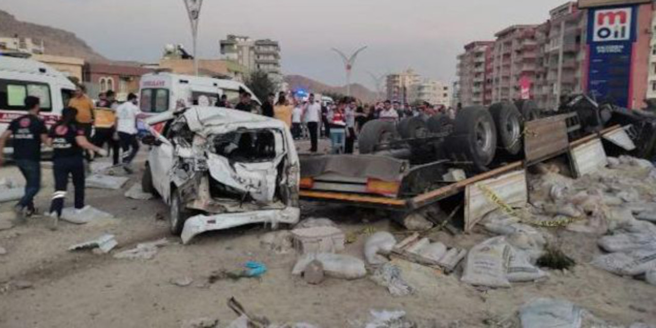 CHP'li Yalım: Mardin'deki kazada TIR'lardan biri kamyondan bozma