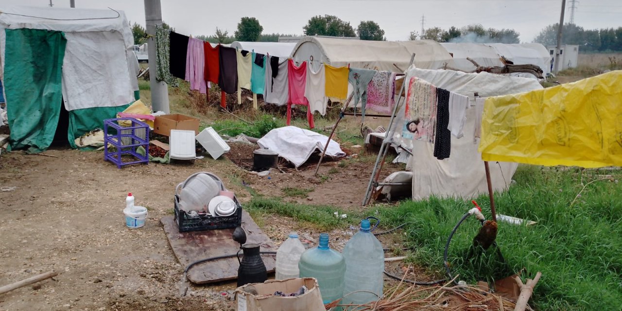 Bursa'daki yağışta işçilerin çadırlarını su bastı: 12 yıldır aynı çadırı kullanıyoruz