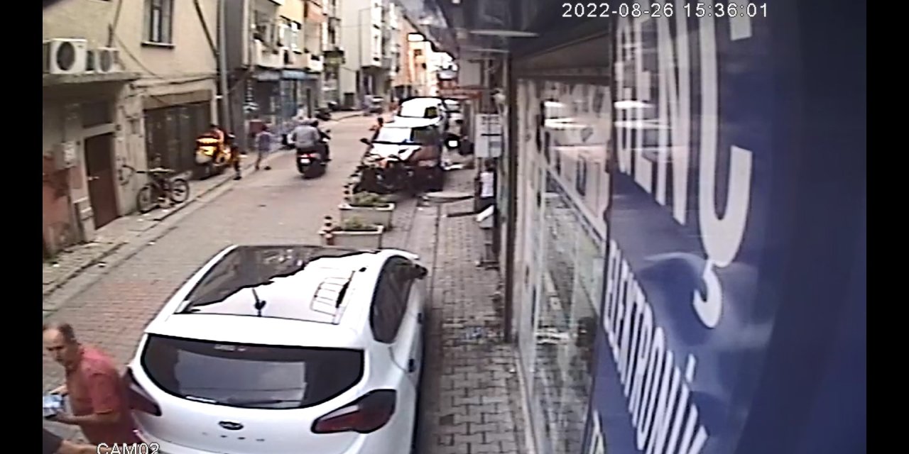 İstanbul'da berbere silahlı saldırı düzenlendi, müşteri vuruldu