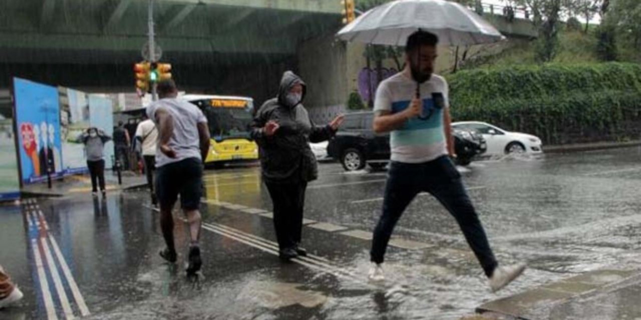 Meteoroloji'den Marmara için kuvvetli yağış ve fırtına uyarısı