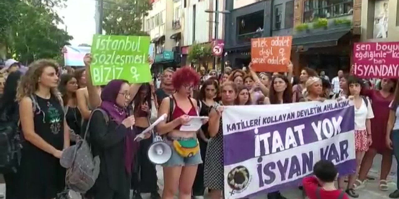 Kadıköy'de 'Gülşen' eylemi: Sahnede istediğini giydiği, istediğini söylediği, kadınları desteklediği için tutuklandı