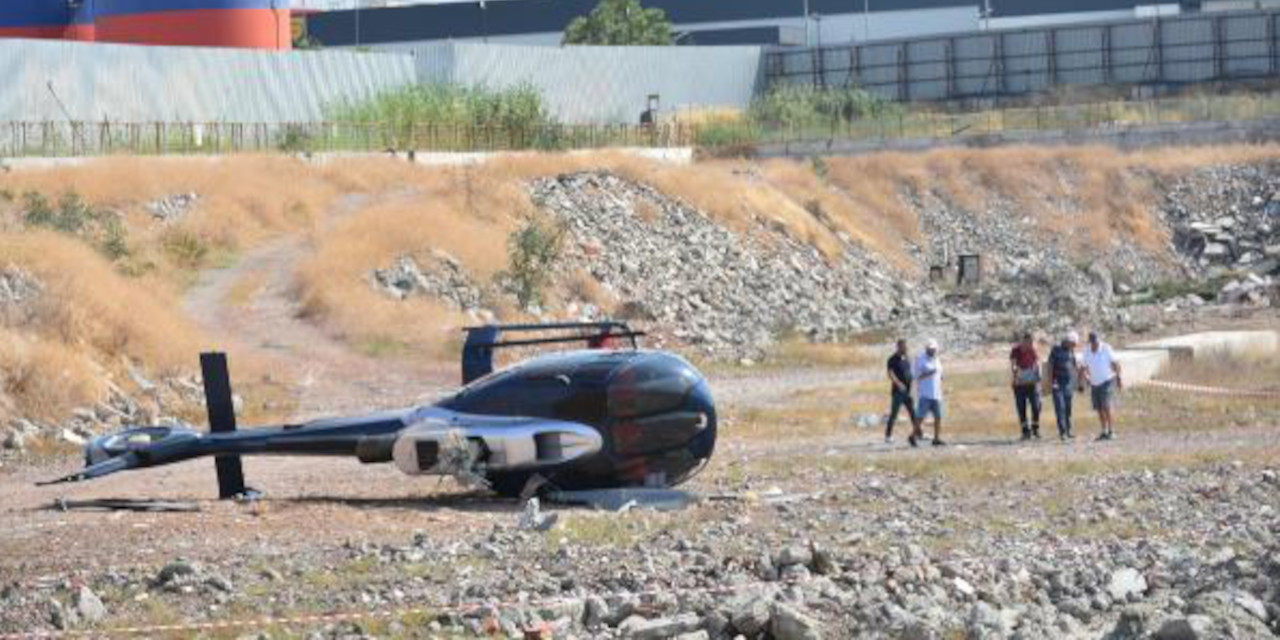 İzmir'de helikopter havalanırken kaza yaptı