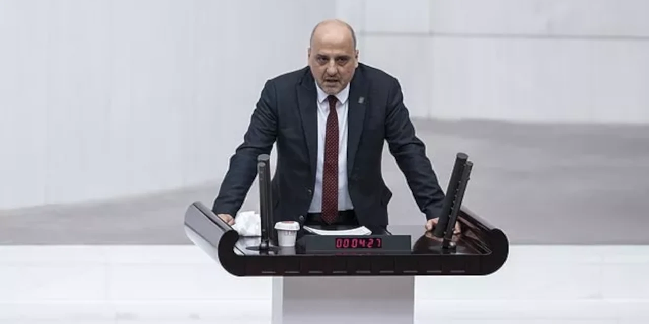 AKP'den Ahmet Şık'a 100 bin TL'lik dava