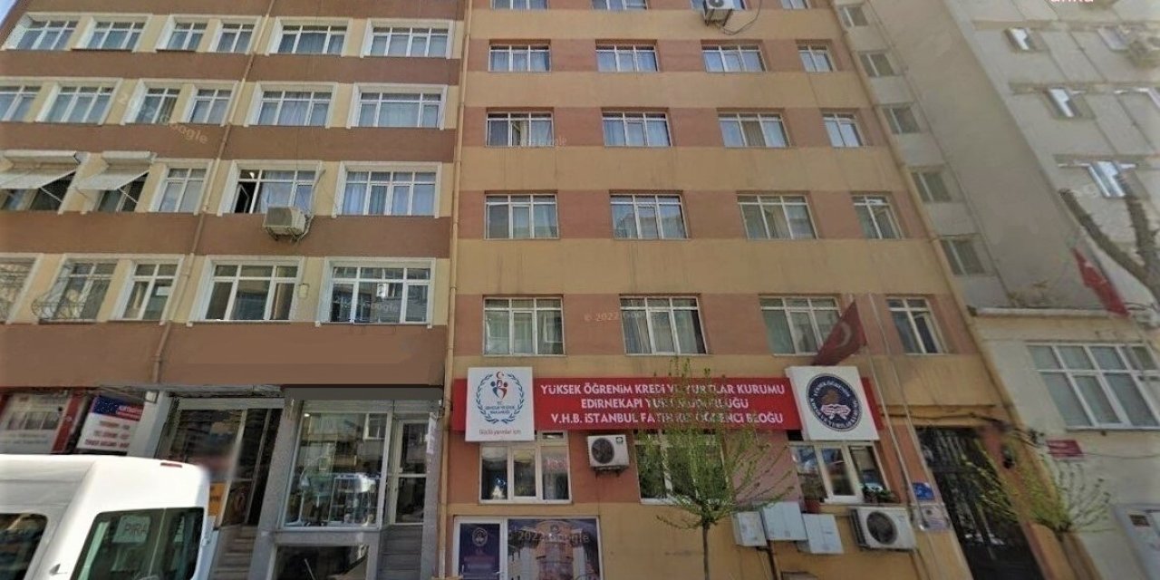 Öğrencinin barınma sorunu tartışılırken, devlet iki yurdu satışa çıkardı