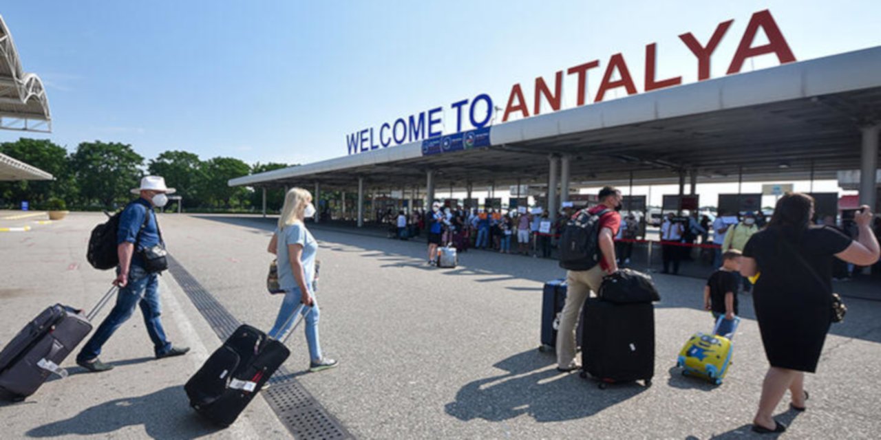 Antalya'da İngiliz turist rekoru kırıldı