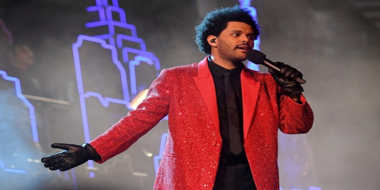 The Weeknd konser sırasında 'sesimi kaybettim' dedi, sahneden indi