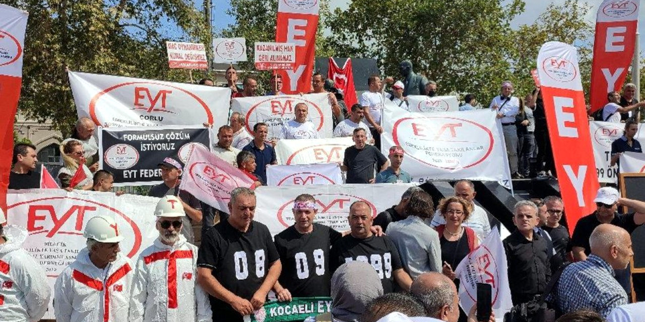 EYT'lilerden Kadıköy eylemi: Anayasal hakkımız olan emeklilik hakkımız için mücadele ediyoruz