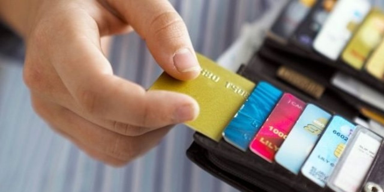 Kredi kartı borcunu ödeyemeyen kişi sayısında büyük artış