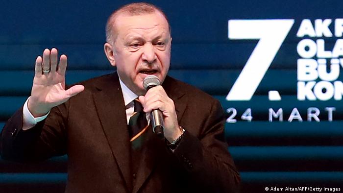 Kongre analizleri: "Erdoğan seçmene umut verecek bir  hedef ve vizyon gösteremedi"
