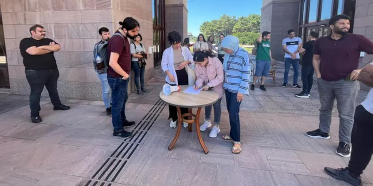 Koç Üniversitesi öğrencileri barınma sorunu nedeniyle asistanlıktan istifa etti