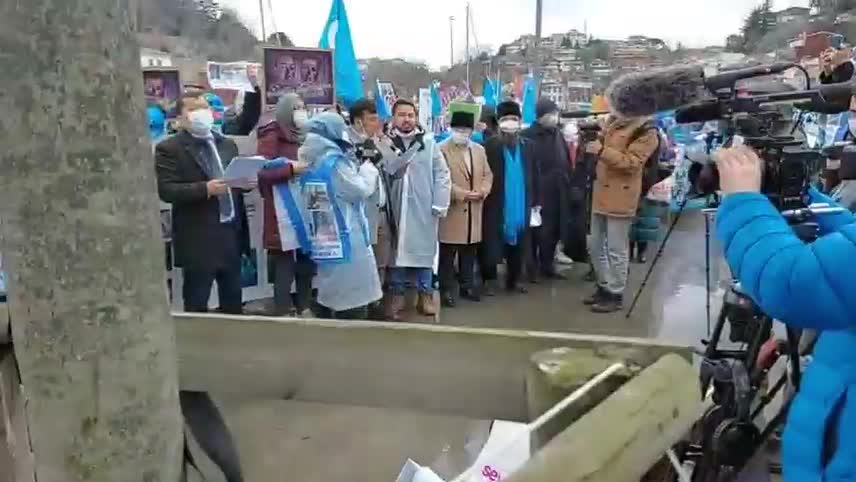 Uygur Türkleri'nden Çin Dışişleri Bakanı ziyareti protestosu