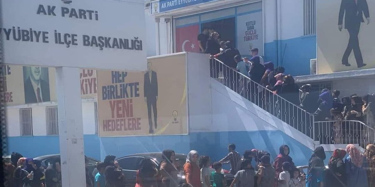 İddia: Erdoğan'ın mitinginde 'kalabalık' için 250 TL hediye çeki dağıtıyorlar