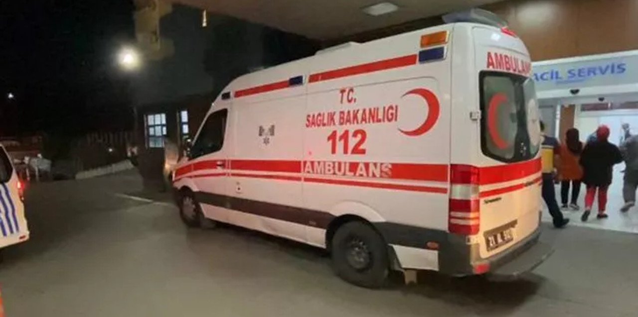 Diyarbakır'da 'kız isteme' kavgasında 3'ü ağır 13 kişi yaralandı: Köyün elektriği önlem için kesildi