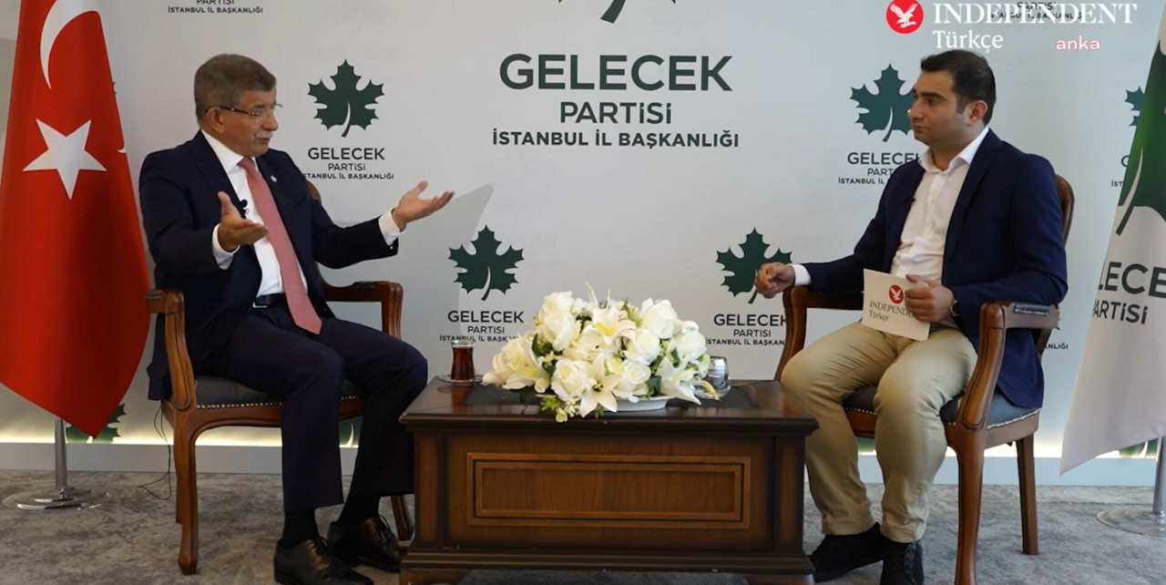 Davutoğlu'ndan Erdoğan'a çağrı: 'Tarih bilinci sloganik, istediği mekanda Abdülhamit dönemini konuşabiliriz'