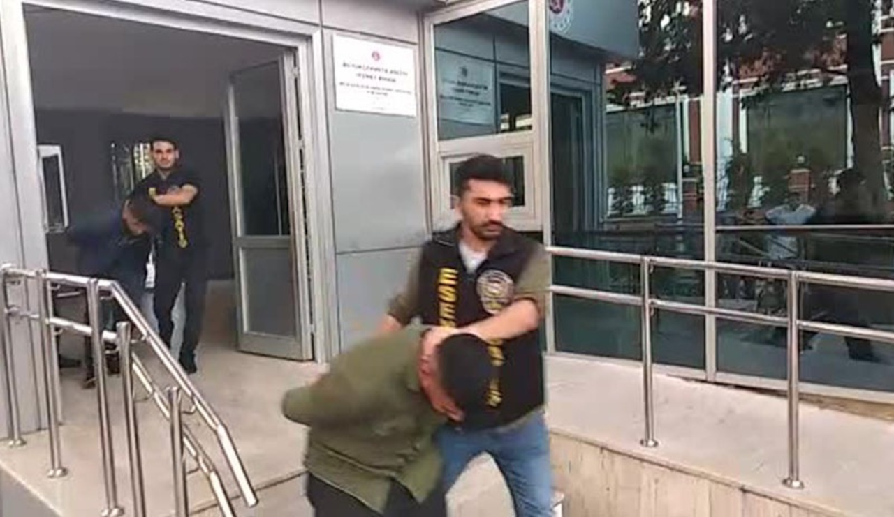 Hastanede güvenlik görevlisini boynundan bıçaklayarak öldüren şüpheliler tutuklandı