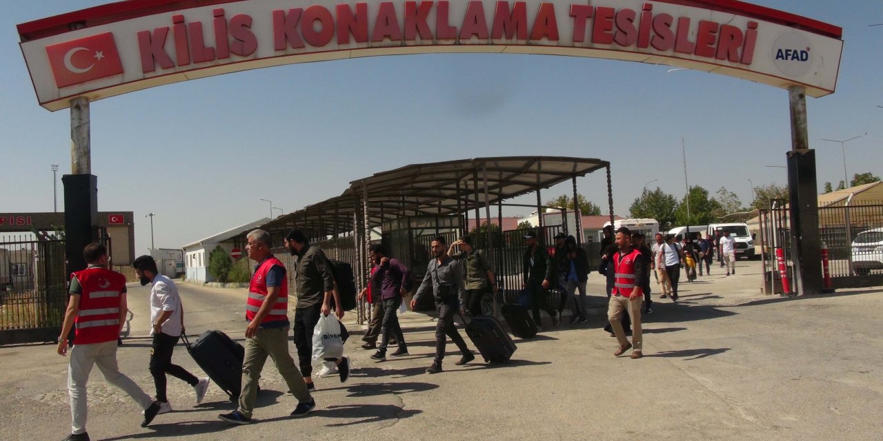 Suriyelilerin ülkelerine gönüllü geri dönüşleri sürüyor