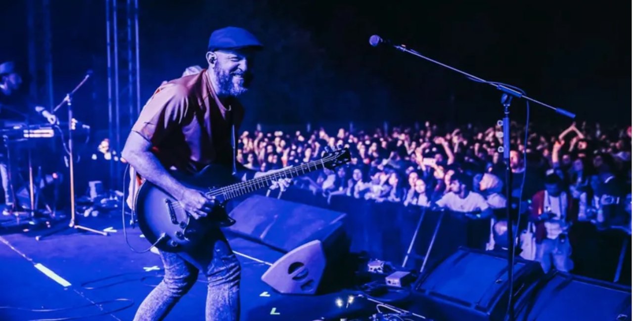 'Athena'nın gitaristi Hakan lenfomaya yakalandı'