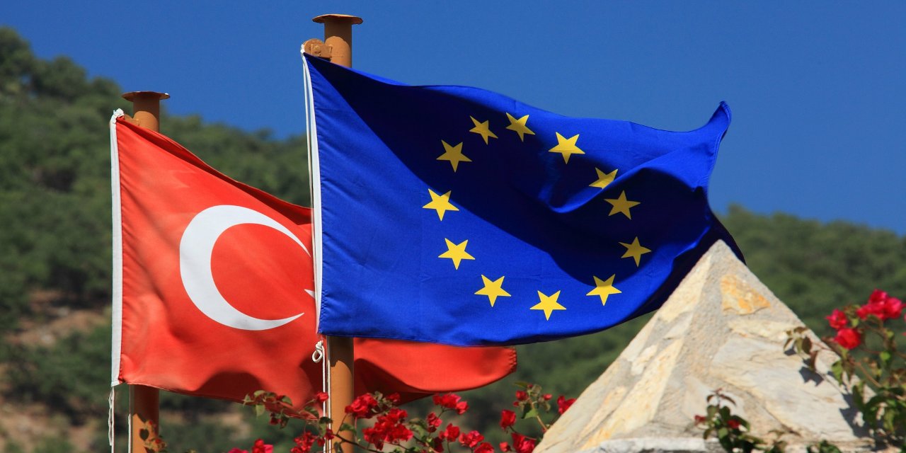 Türkiye Avrupa Siyasi Topluluğu zirvesine davet edildi
