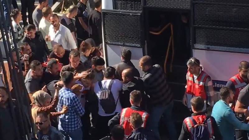 Sarıgazi Halk Festivali’nin yasaklanmasını protesto edenlere polis müdahalesi: En az 17 gözaltı var