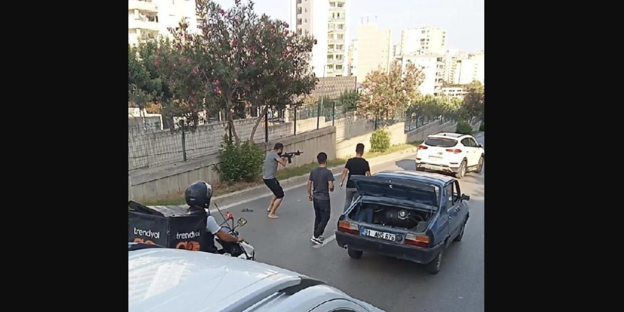 'Yol verme' tartışmasında pompalı tüfekle cipe ateş açtılar