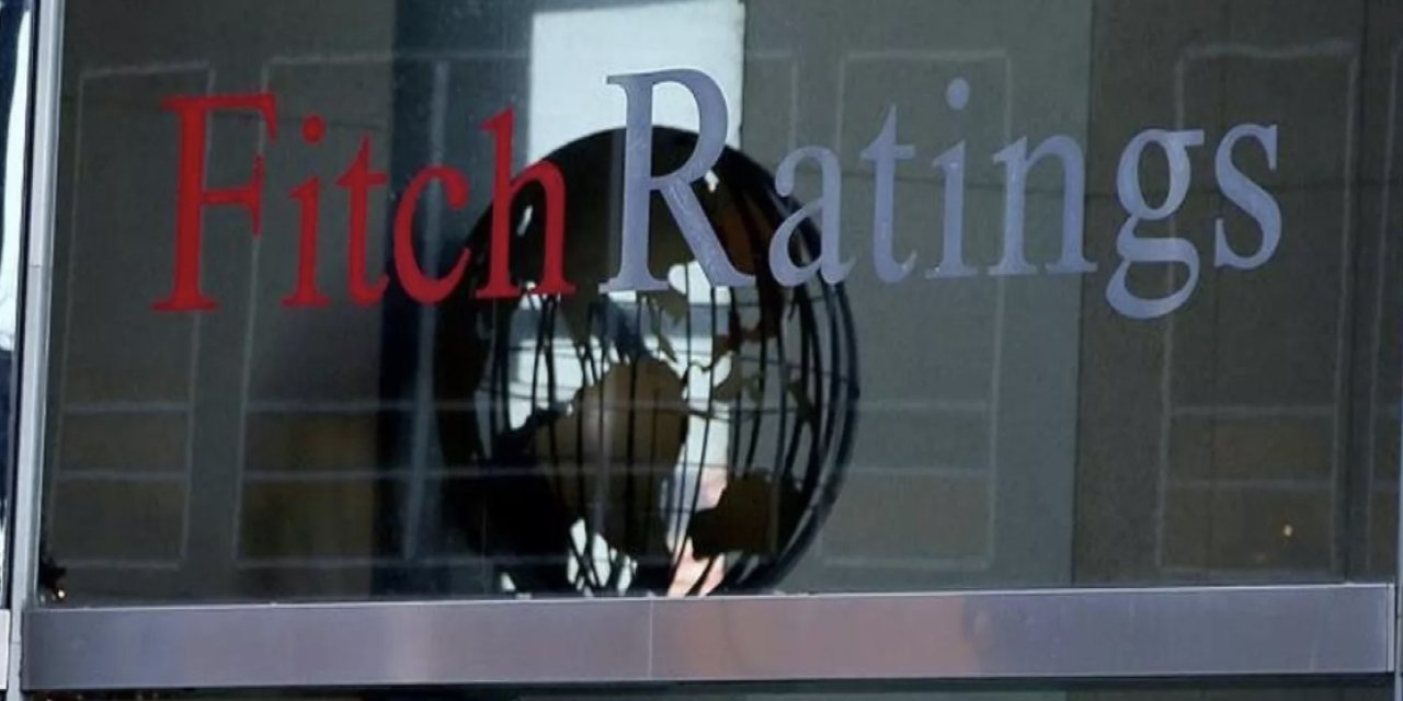 Fitch, İngiltere'nin kredi notu görünümünü 'negatif'e çevirdi