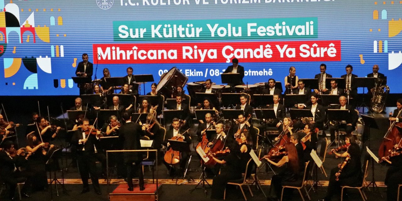 Cumhurbaşkanlığı Senfoni Orkestrası 13 yıl sonra Diyarbakır'da konser verdi