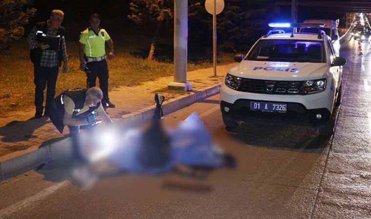 Adana'da otomobilin çarptığı scooter sürücüsü yaşamını yitirdi