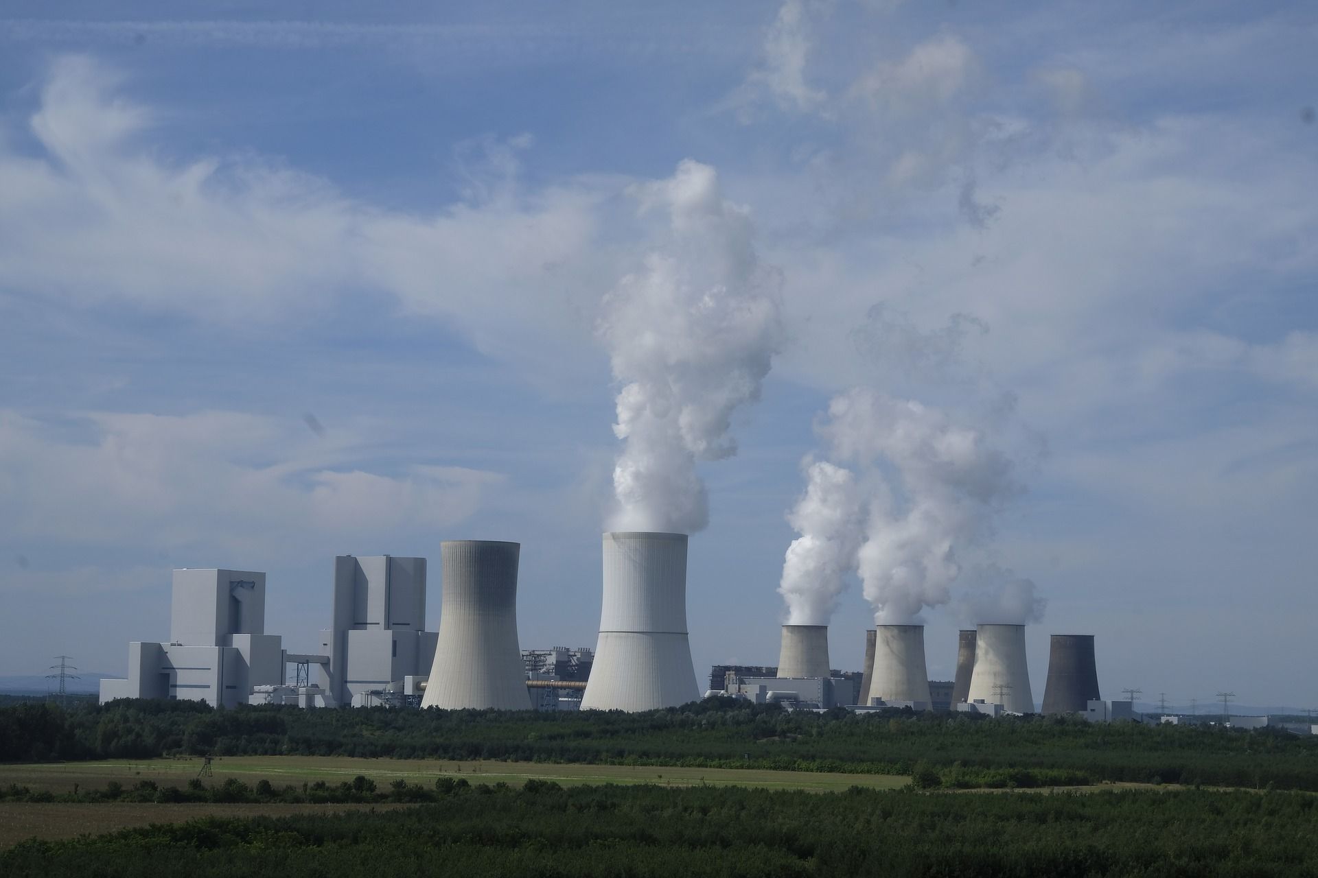 Almanya nükleer santrallerin kapatılmasını erteleyecek