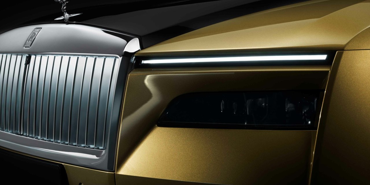 Rolls-Royce, ilk tam elektrikli arabası Spectre'ı tanıttı! İşte Spectre özellikleri ve donanımı